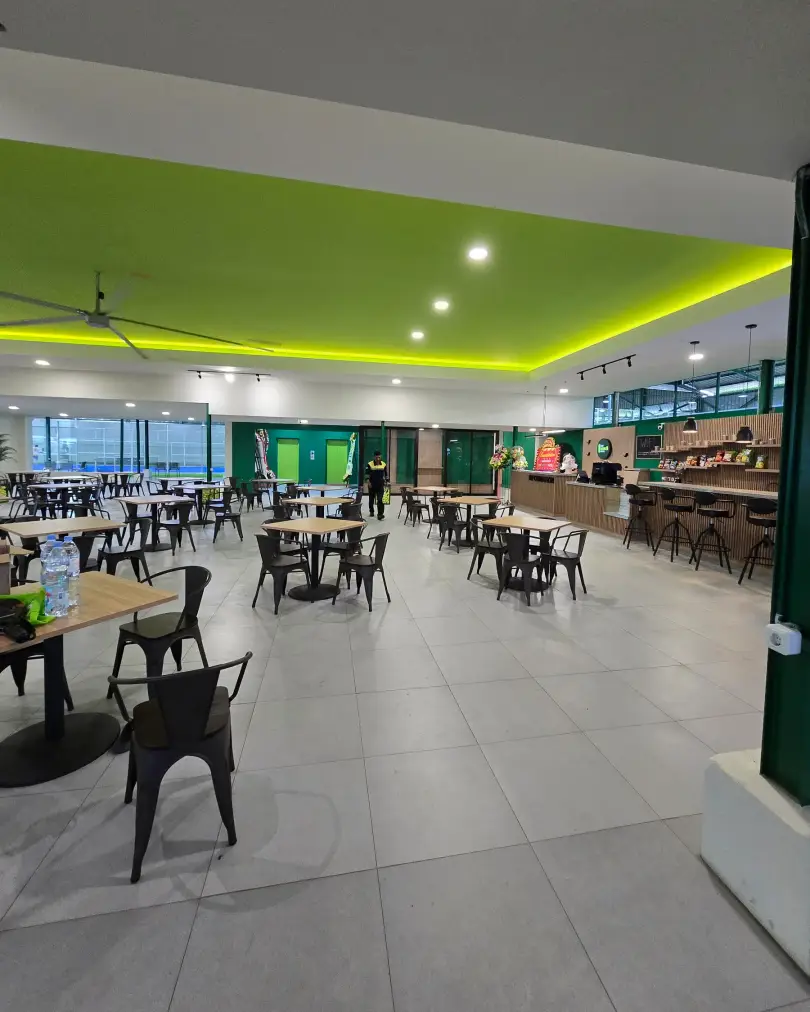 Café hall with lime ceiling